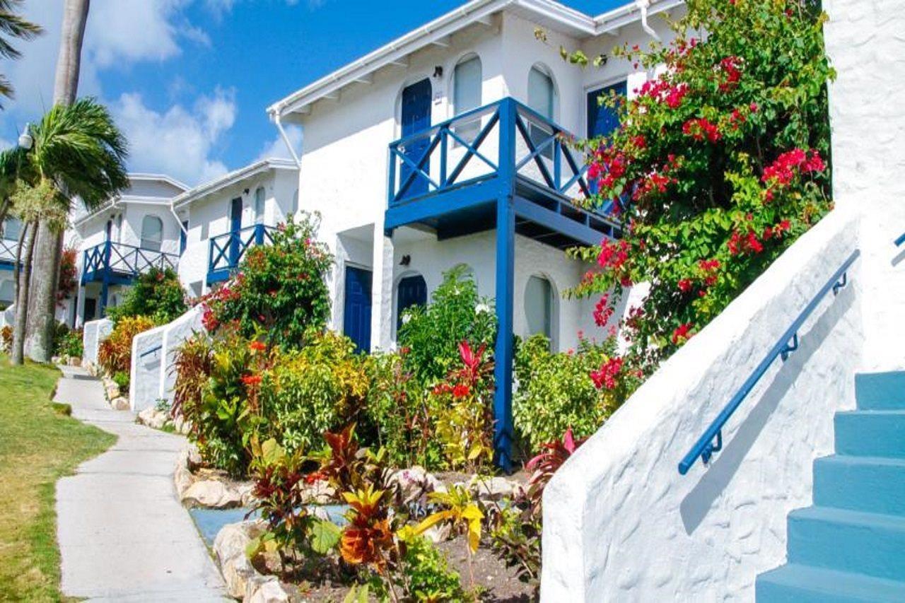 Trade Winds Hotel Dickenson Bay Exterior foto