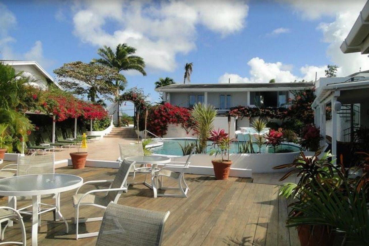 Trade Winds Hotel Dickenson Bay Exterior foto